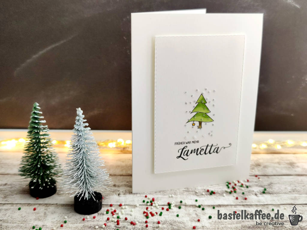 Grußkarte mit Weihnachtsbaum und 3D Element.